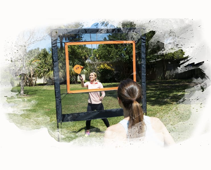 Oyuncuların, ortasında pencere açıklığı bulunan dikey bir file sistemindeki açıklıktan topu geçirerek rakip alana düşürmeyi hedefledikleri bir oyundur.