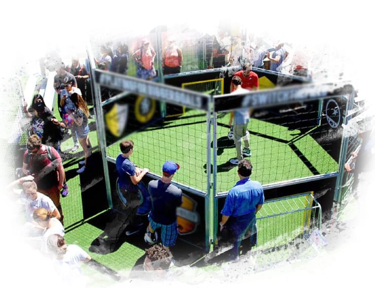 Bir kafes içinde 1’e 1 veya 2’ye 2 oynanan, yüksek tempolu ve kesintisiz bir mini kale futbol maçıdır.